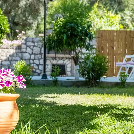 Prolithia 1 Villa Vlikhon