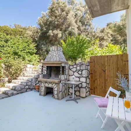 Villa Prolithia 1 *