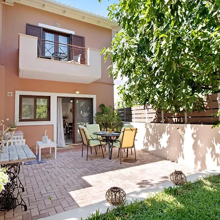 Villa Prolithia 1 *